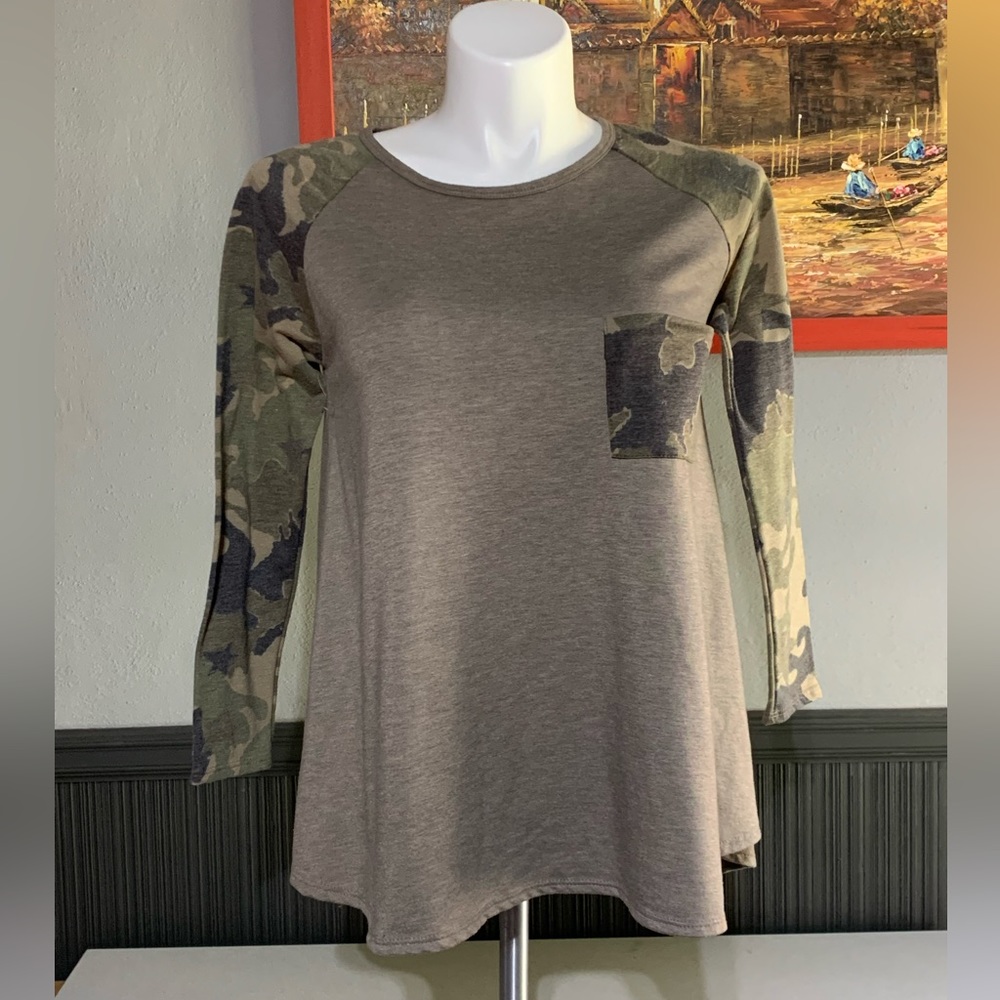 CY Tee Shirt SZ - M